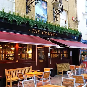 The Grapes Pub Locanda