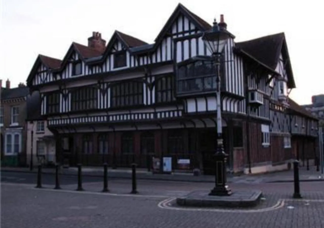 Stayzo Castle Point 6 Apartment - Premier Lodge Southampton