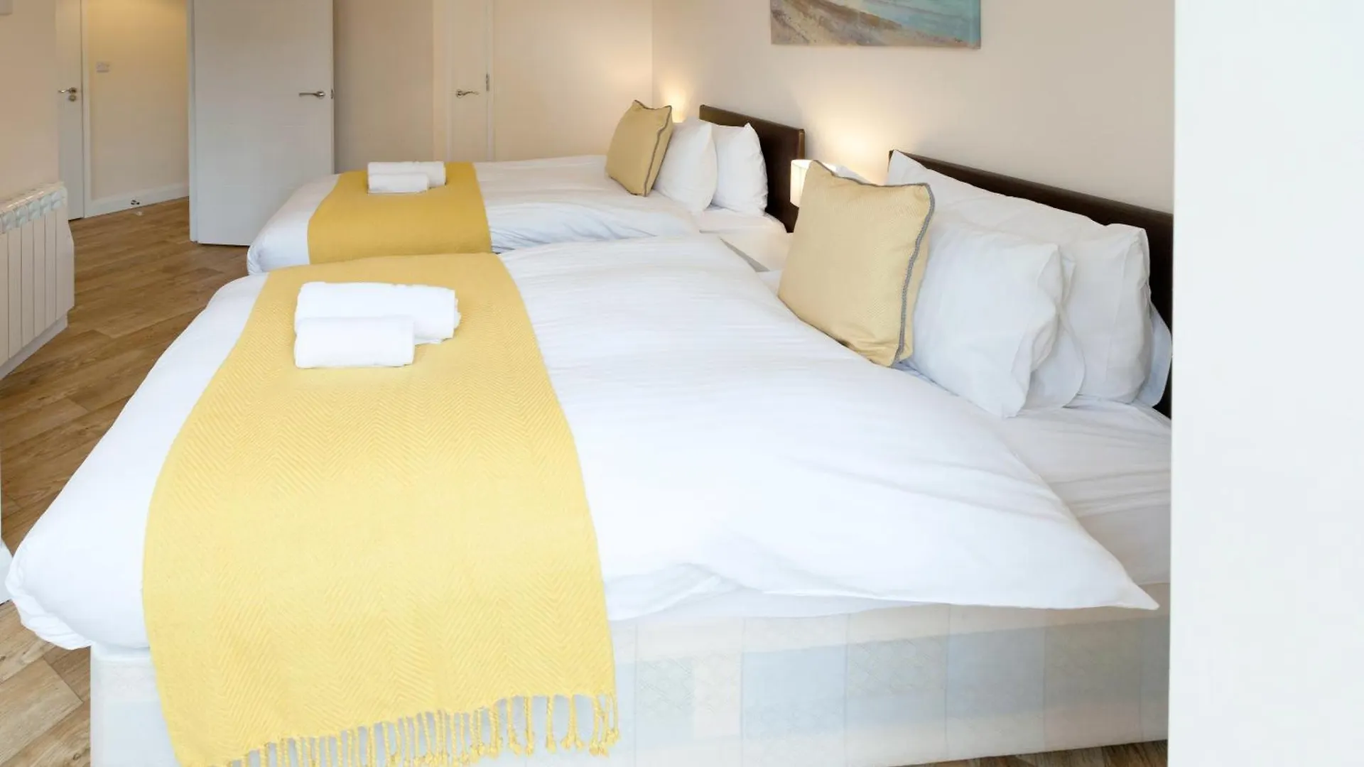 Stayzo Castle Point 6 Apartment - Premier Lodge Southampton United Kingdom