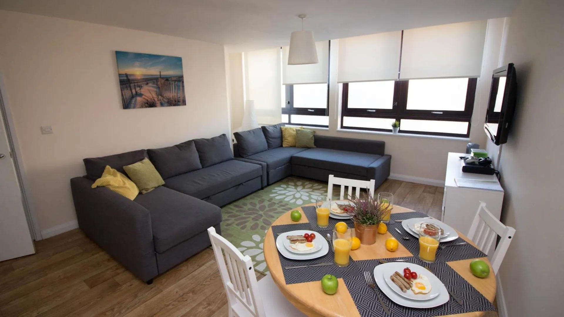 Stayzo Castle Point 6 Apartment - Premier Lodge Southampton 0*,