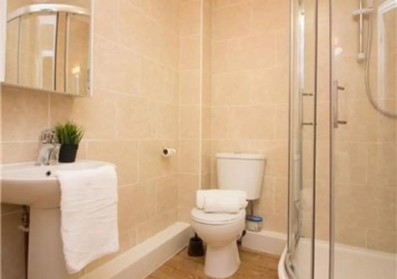 Stayzo Castle Point 6 Apartment - Premier Lodge Southampton 0*,  Regno Unito
